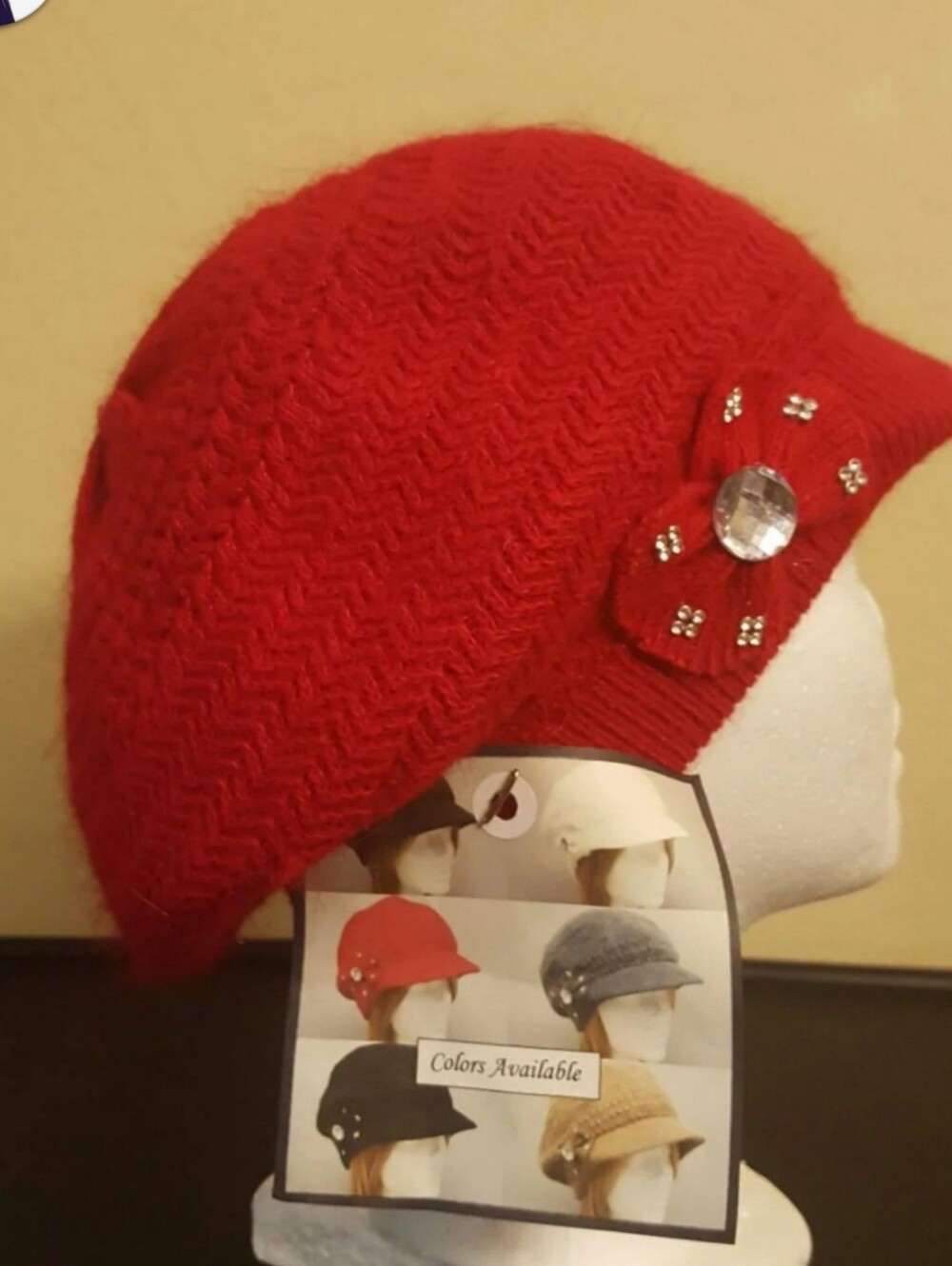 Stylish Red Knit Women’s Beret with Decorative Gem Flower
